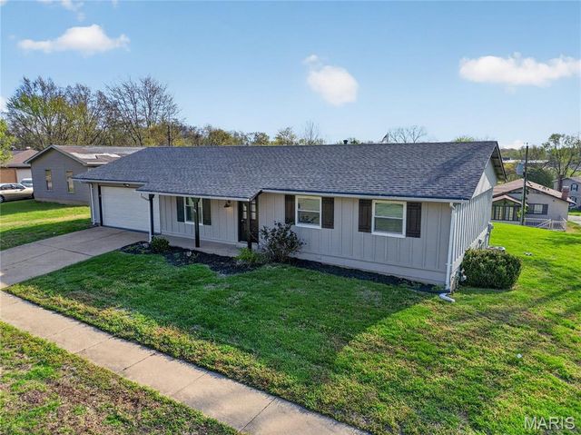 11342 Stonymont Drive, St Louis, MO 63136