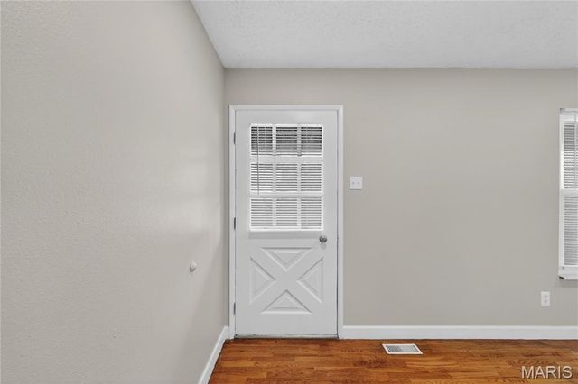 11342 Stonymont Drive, St Louis, MO 63136