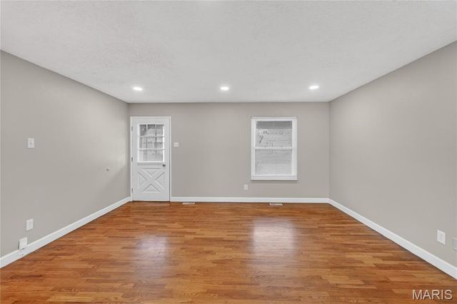 11342 Stonymont Drive, St Louis, MO 63136