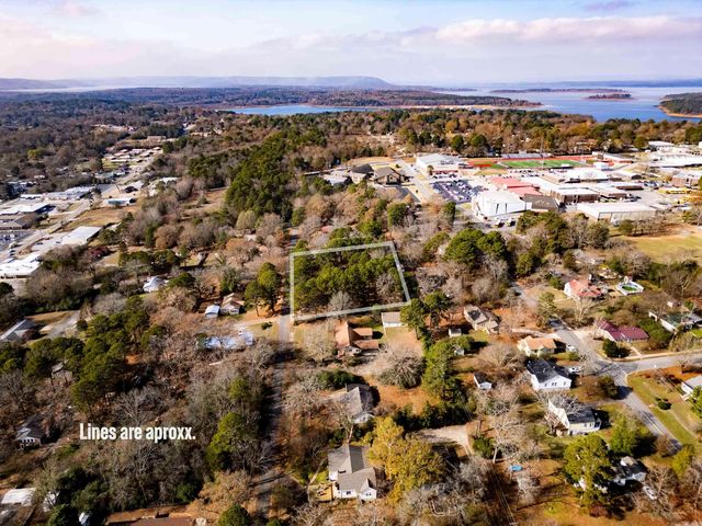 700 W Sugarloaf, Heber Springs, AR 72543