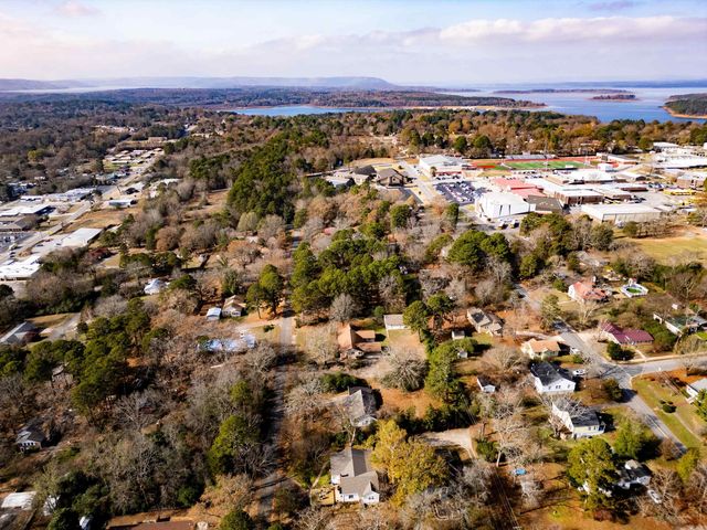700 W Sugarloaf, Heber Springs, AR 72543