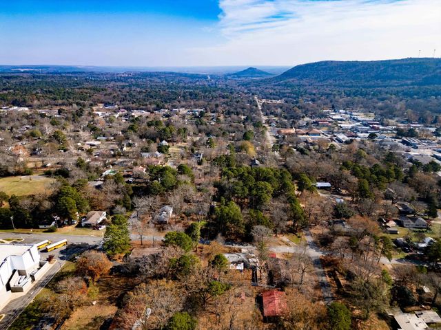 700 W Sugarloaf, Heber Springs, AR 72543