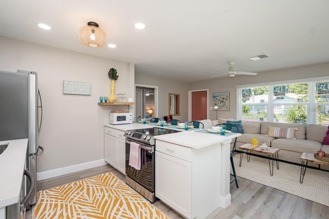 617 26TH STREET W, Bradenton, FL 34205