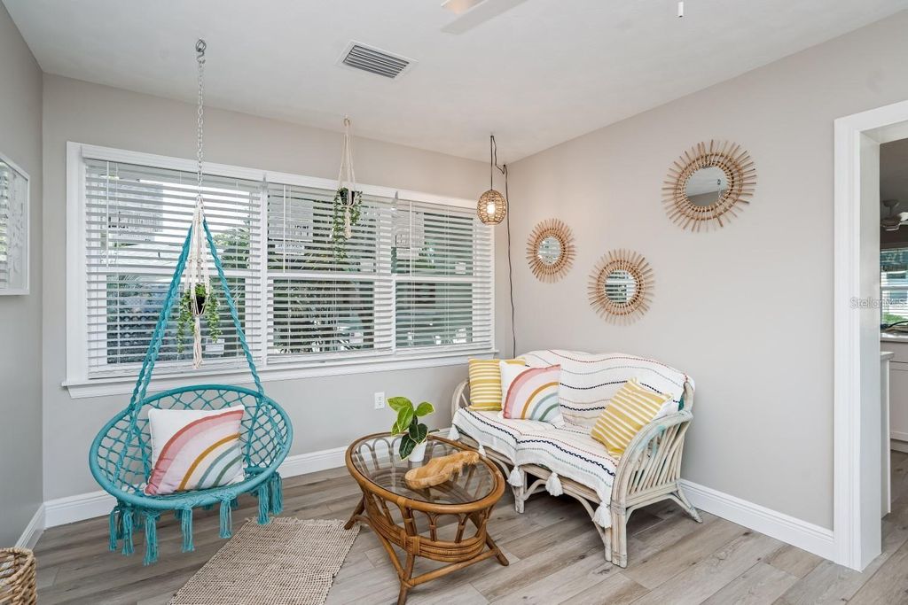 Image 17 of property listing at 617 26TH STREET W, Bradenton, FL 34205
