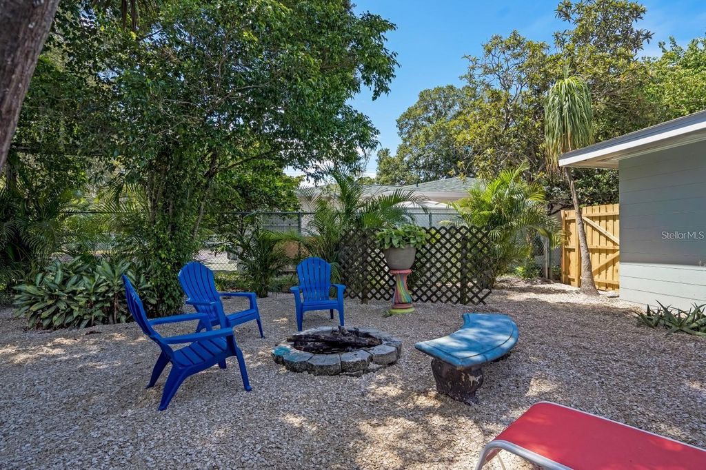 Image 22 of property listing at 617 26TH STREET W, Bradenton, FL 34205