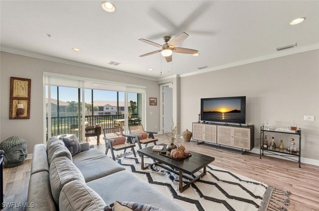 6509 Monterey PT 203, Naples, FL 34105