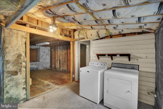 100 WALNUTTOWN RD, Fleetwood, PA 19522