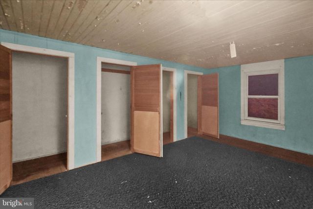 100 WALNUTTOWN RD, Fleetwood, PA 19522
