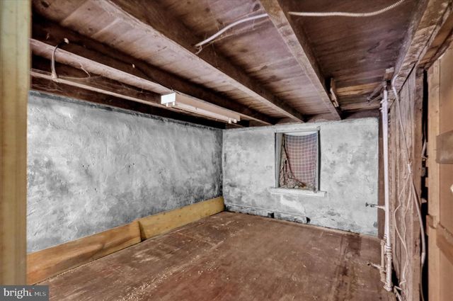 100 WALNUTTOWN RD, Fleetwood, PA 19522