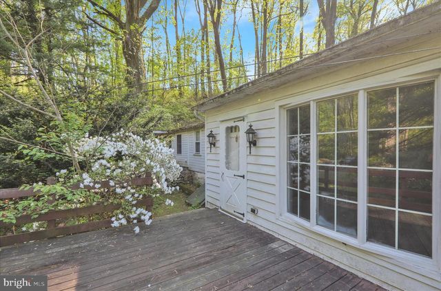 100 WALNUTTOWN RD, Fleetwood, PA 19522