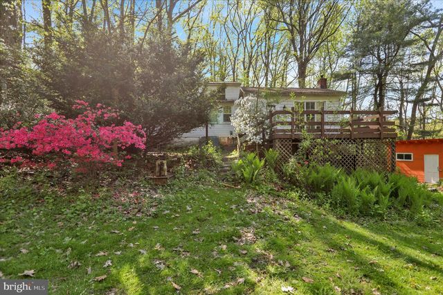 100 WALNUTTOWN RD, Fleetwood, PA 19522