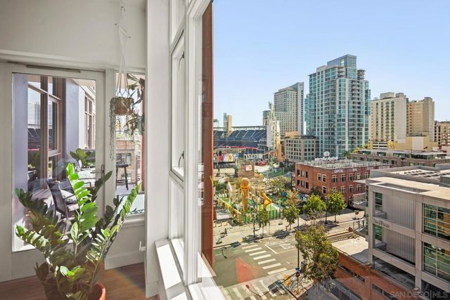 427 9Th Ave 704, San Diego, CA 92101