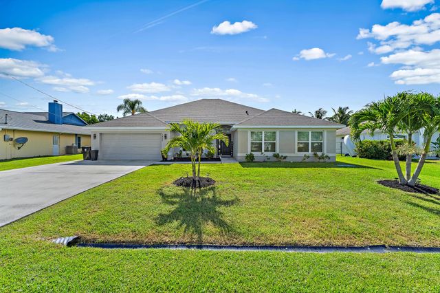 1925 SE Mantua Street, Port St Lucie, FL 34952