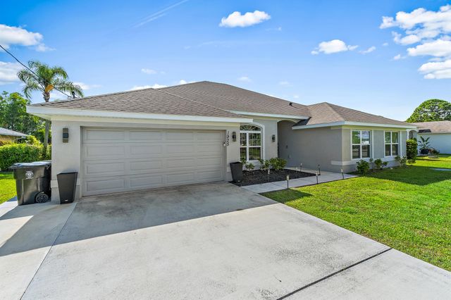 1925 SE Mantua Street, Port St Lucie, FL 34952