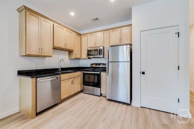 8-10 Mastick Street, Savannah, GA 31404
