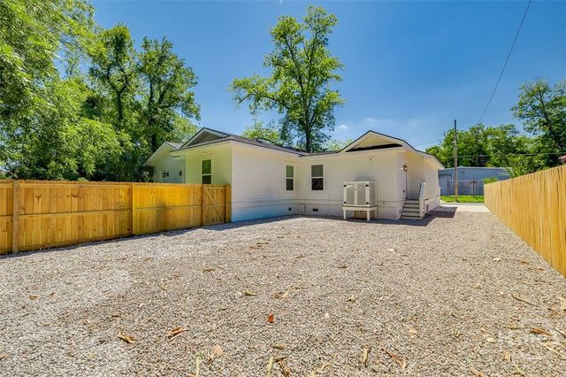 8-10 Mastick Street, Savannah, GA 31404