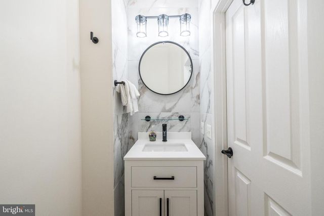 1215 V ST NW, Washington, DC 20009