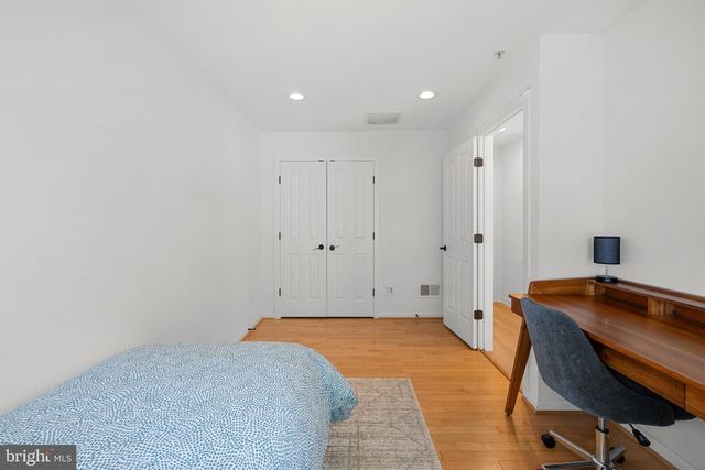 1215 V ST NW, Washington, DC 20009