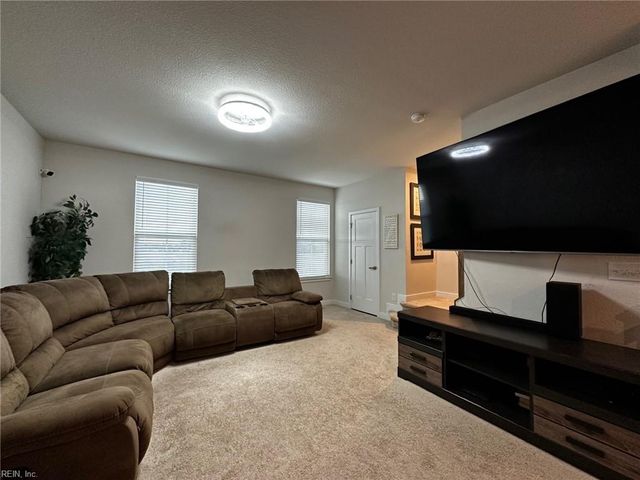 180 Jordan House DR, Smithfield, VA 23430