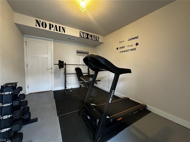 180 Jordan House DR, Smithfield, VA 23430