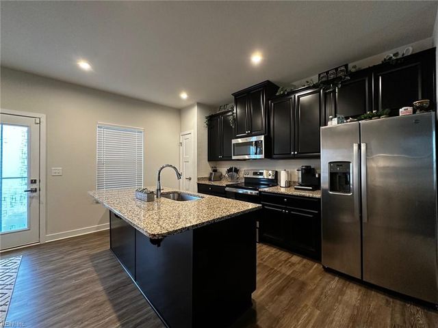 180 Jordan House DR, Smithfield, VA 23430