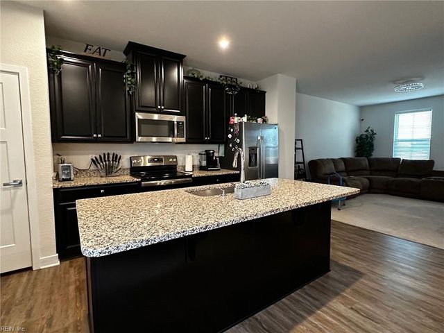 180 Jordan House DR, Smithfield, VA 23430