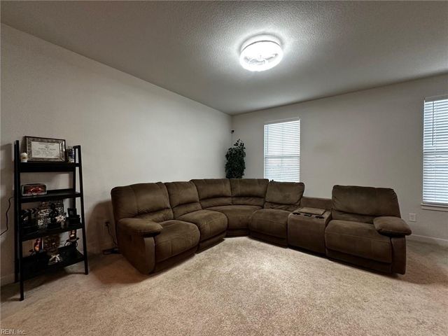 180 Jordan House DR, Smithfield, VA 23430
