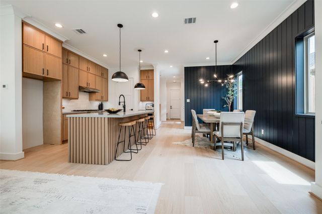 2414 Elmen Street, Houston, TX 77019