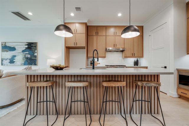 2414 Elmen Street, Houston, TX 77019