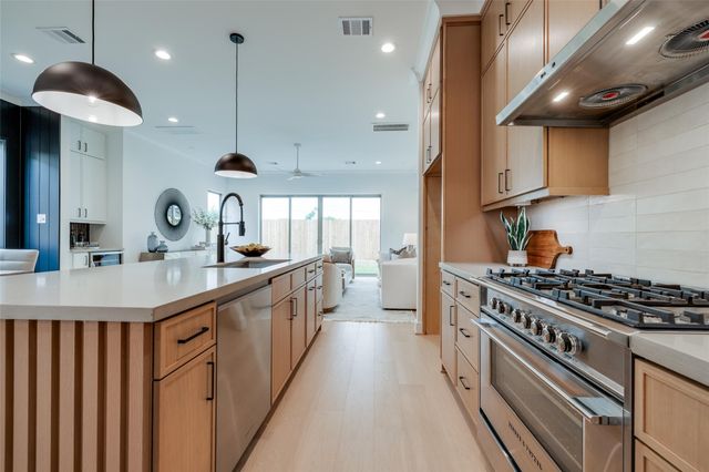 2414 Elmen Street, Houston, TX 77019