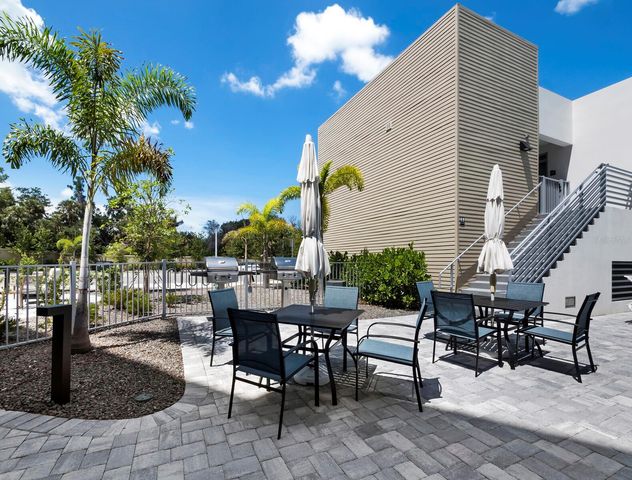 1703 N TAMIAMI TRAIL 306, Sarasota, FL 34234