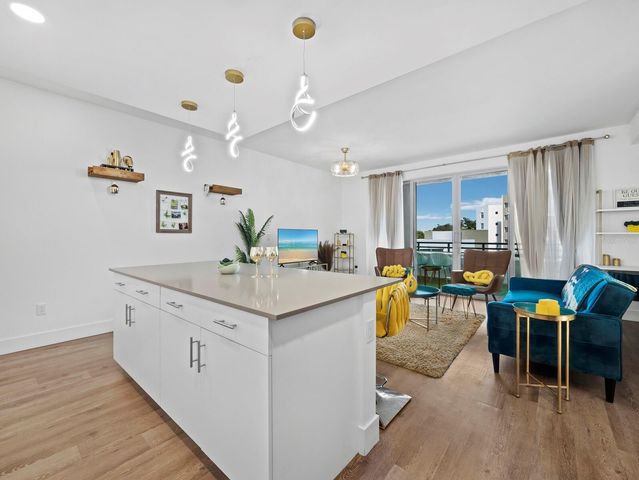 1703 N TAMIAMI TRAIL 306, Sarasota, FL 34234