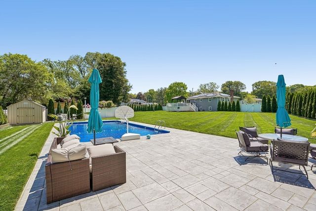 82 Concetta Dr, Bridgewater, MA 02324