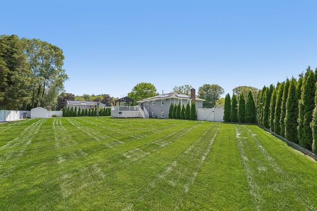 82 Concetta Dr, Bridgewater, MA 02324