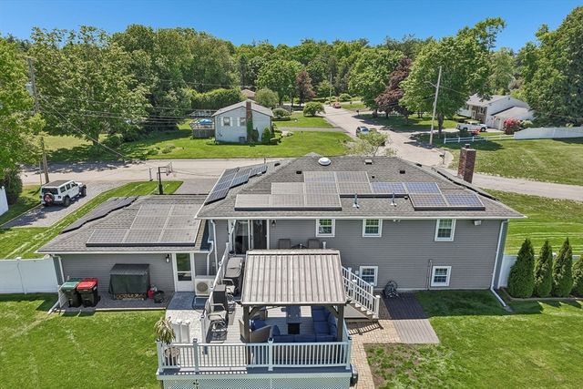 82 Concetta Dr, Bridgewater, MA 02324