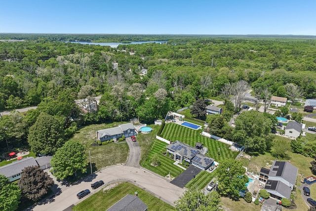 82 Concetta Dr, Bridgewater, MA 02324