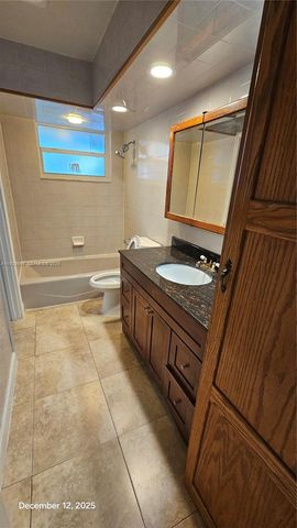 1040 N 70th Ave, Hollywood, FL 33024