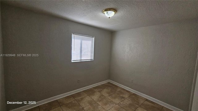 1040 N 70th Ave, Hollywood, FL 33024