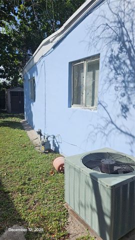 1040 N 70th Ave, Hollywood, FL 33024