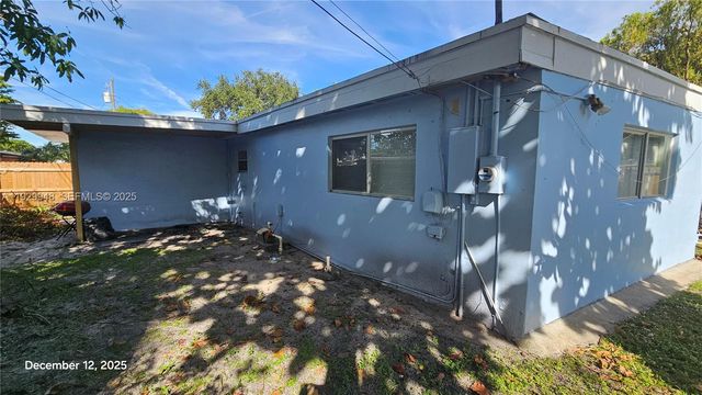 1040 N 70th Ave, Hollywood, FL 33024