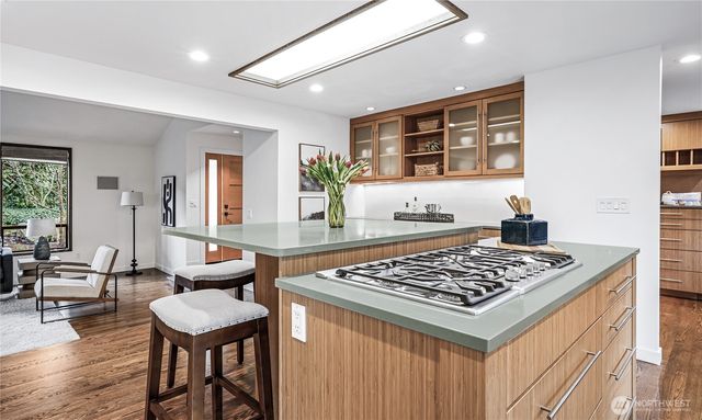 2234 108th Avenue SE, Bellevue, WA 98004