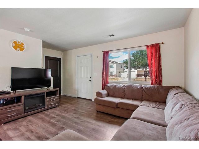 18634 E 45th Pl, Denver, CO 80249