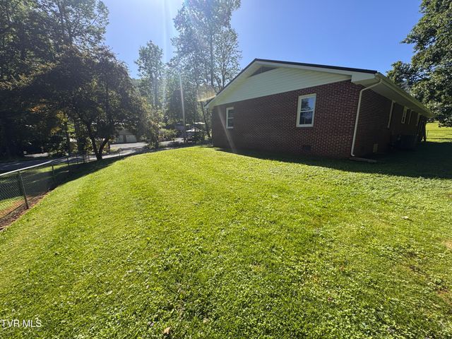 248 Burbank Road, Roan Mountain, TN 37687