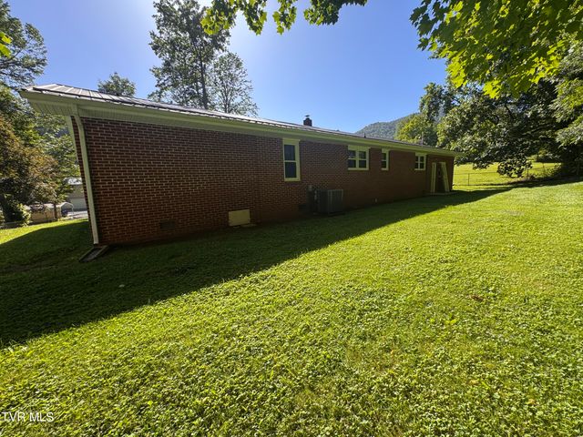 248 Burbank Road, Roan Mountain, TN 37687