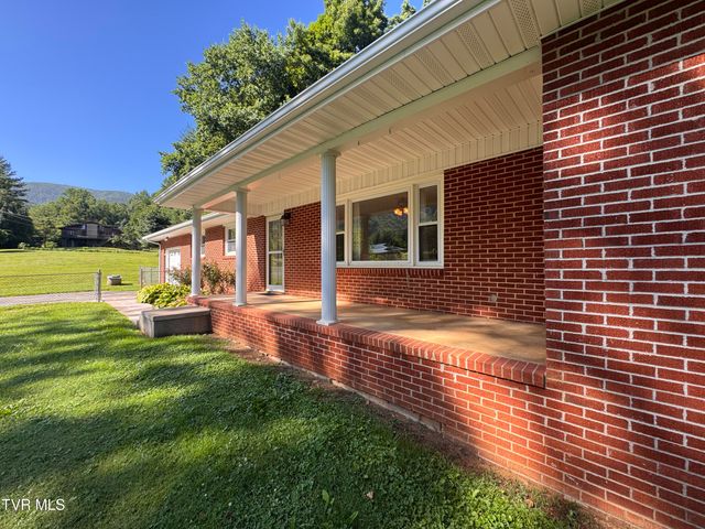 248 Burbank Road, Roan Mountain, TN 37687
