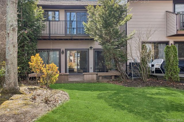 87 Northgate Circle, Melville, NY 11747