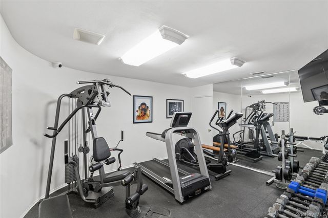 87 Northgate Circle, Melville, NY 11747