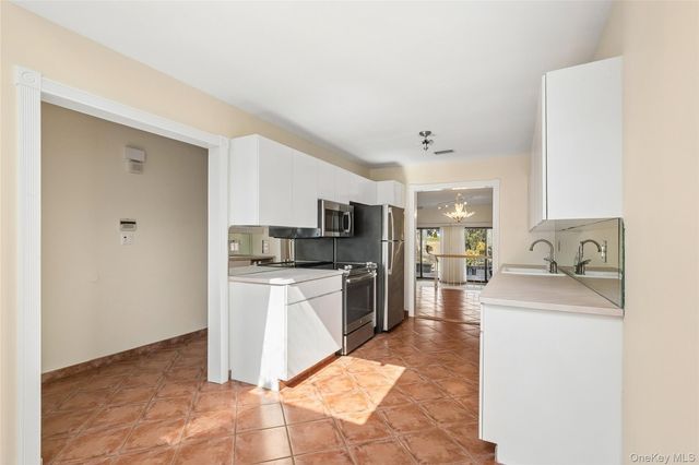 87 Northgate Circle, Melville, NY 11747