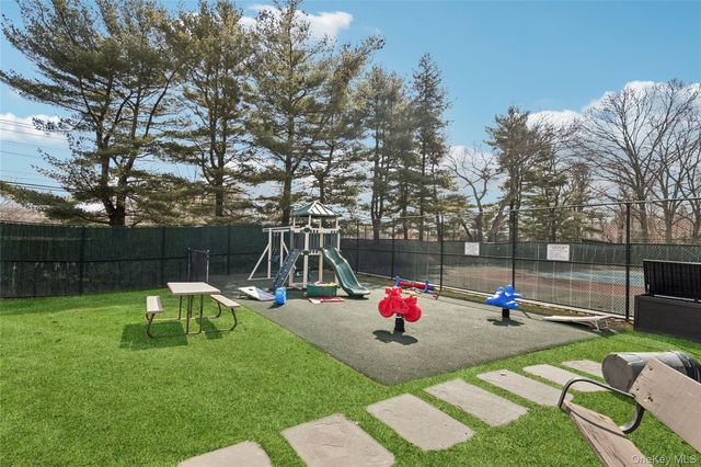 87 Northgate Circle, Melville, NY 11747