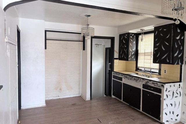 20136 Helen Street, Detroit, MI 48234